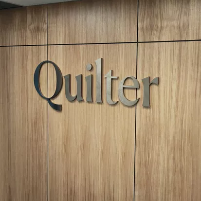 Litere decupate firme